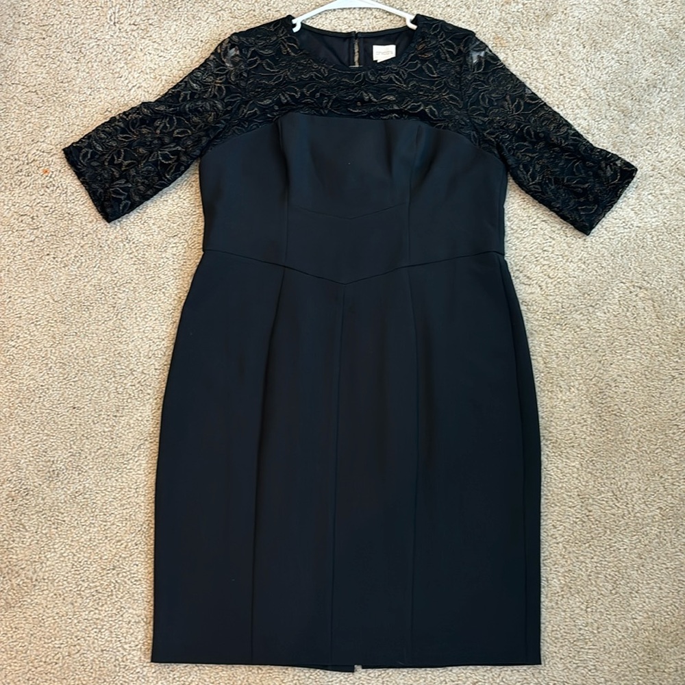 Chico’s size 2 formal fitted curvy date night  black and gold lace dress